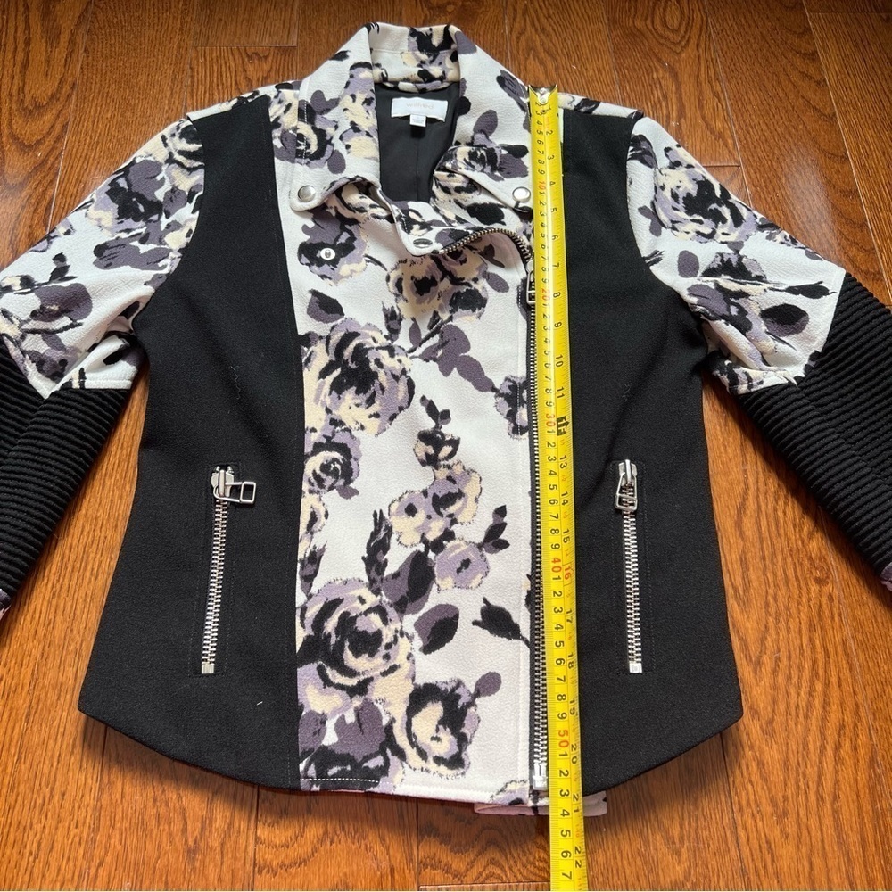 Aritzia Wilfred Black White Floral Montesson Moto Crepe Jacket - Sz 6 - Picture 14 of 16